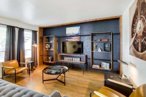 Contemporary Dallas Condo with Pool Access!